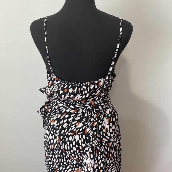 Womens wrap around printed dress - Picture 3 of 4